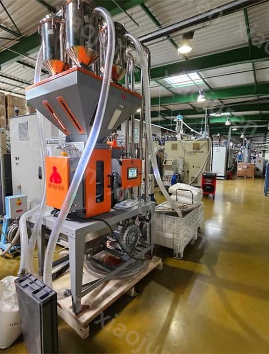 Gravimetric-blender-for-plastic-bottles-France.jpg